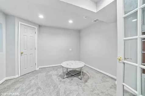 18 Ascot Lane Streamwood IL 60107