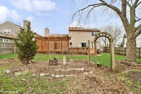 18 Ascot Lane Streamwood IL 60107