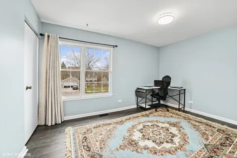18 Ascot Lane Streamwood IL 60107