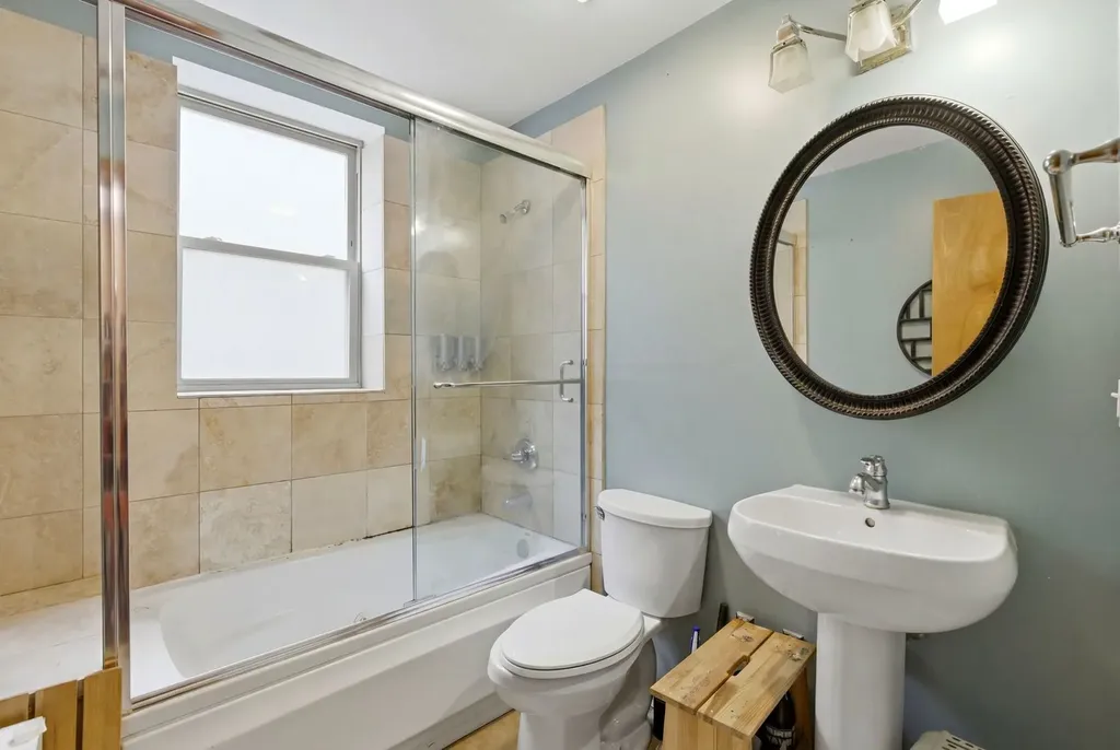 1634 West Columbia Avenue Chicago IL 60626
