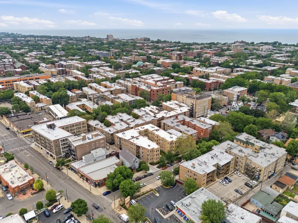 1634 West Columbia Avenue Chicago IL 60626