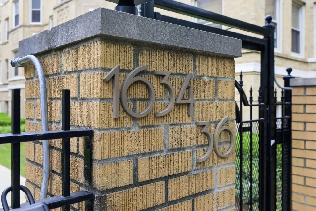 1634 West Columbia Avenue Chicago IL 60626