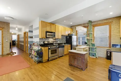 1634 West Columbia Avenue Chicago IL 60626