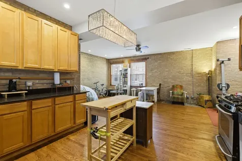 1634 West Columbia Avenue Chicago IL 60626