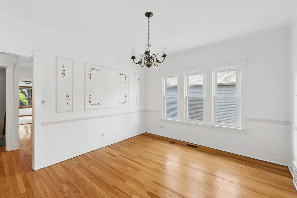 313 North Larch Avenue Elmhurst IL 60126