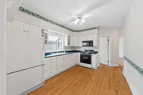 313 North Larch Avenue Elmhurst IL 60126