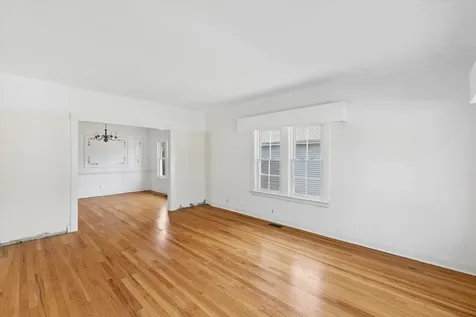 313 North Larch Avenue Elmhurst IL 60126