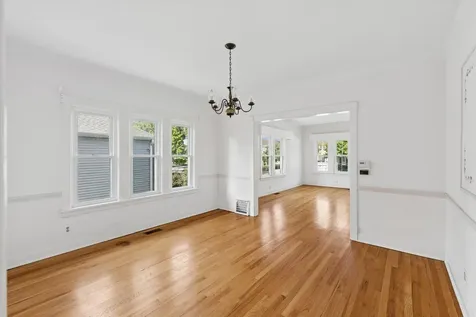 313 North Larch Avenue Elmhurst IL 60126