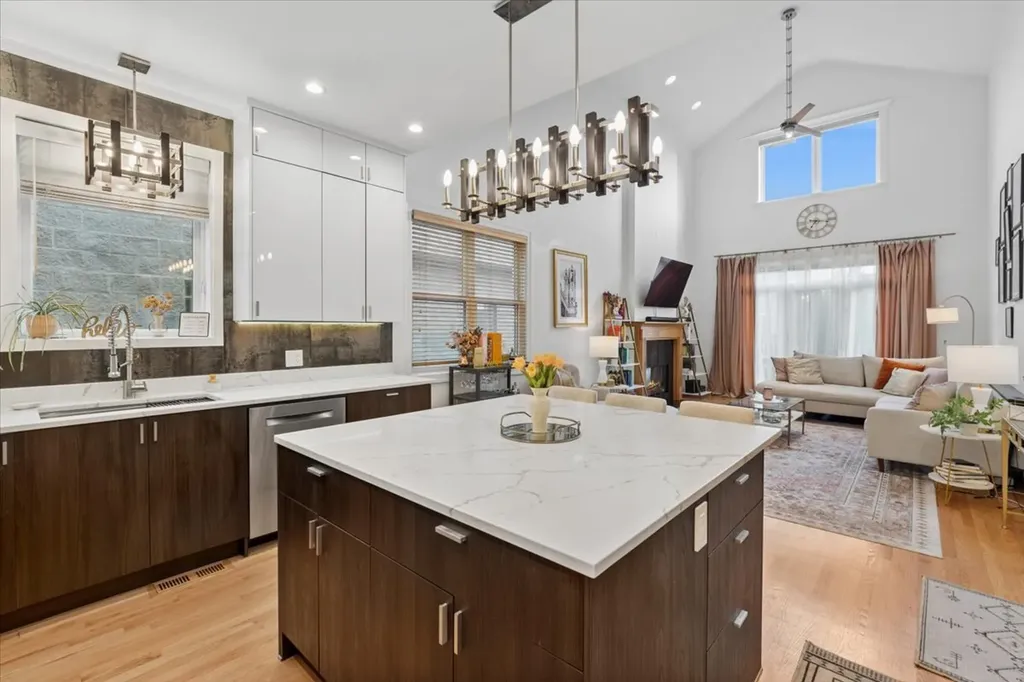 867 North Paulina Street Chicago IL 60622