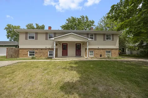 1952-1954 Sheila Street Woodstock IL 60098