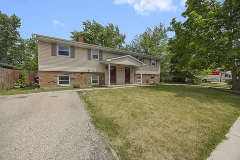 1952-1954 Sheila Street Woodstock IL 60098