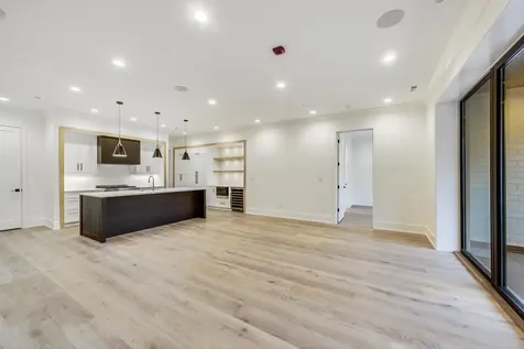 4920 North Lincoln Avenue Chicago IL 60625