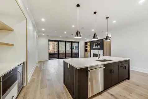 4920 North Lincoln Avenue Chicago IL 60625