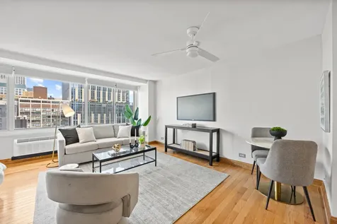211 East Ohio Street Chicago IL 60611