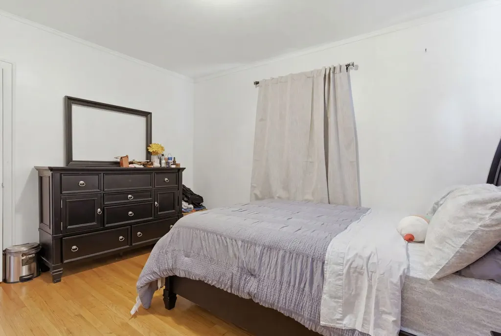 6066 North Albany Avenue Chicago IL 60659