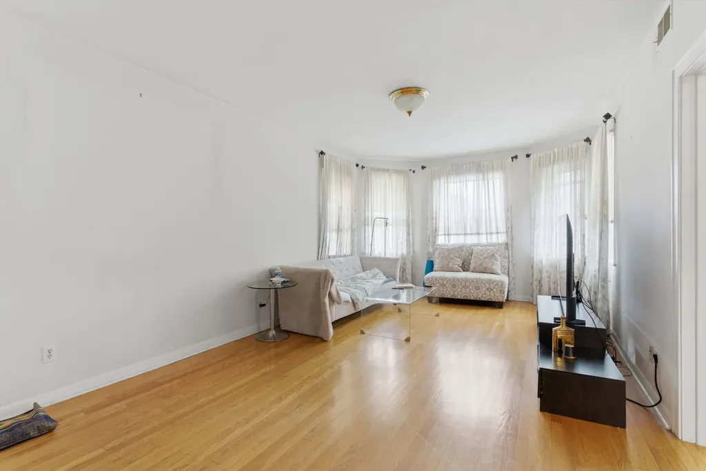 6066 North Albany Avenue Chicago IL 60659