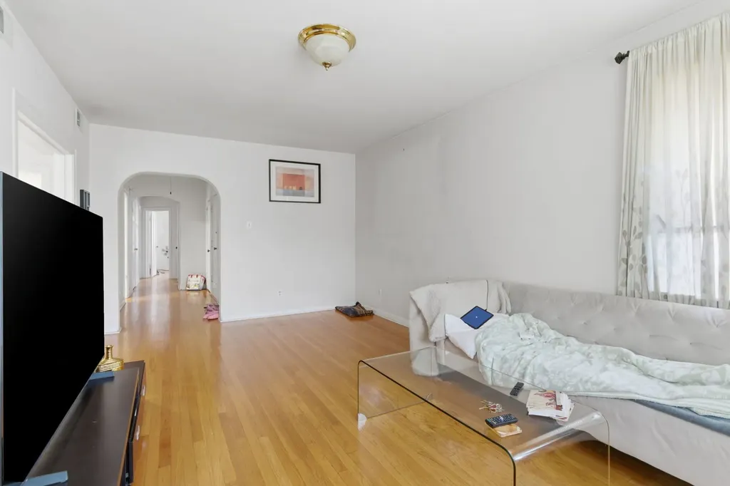 6066 North Albany Avenue Chicago IL 60659