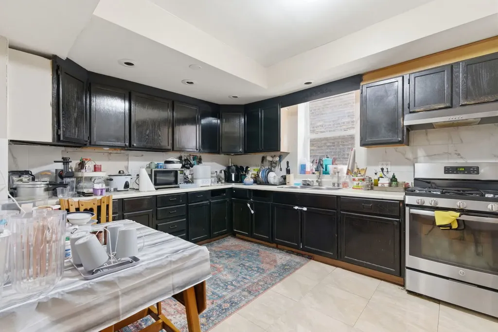 6066 North Albany Avenue Chicago IL 60659