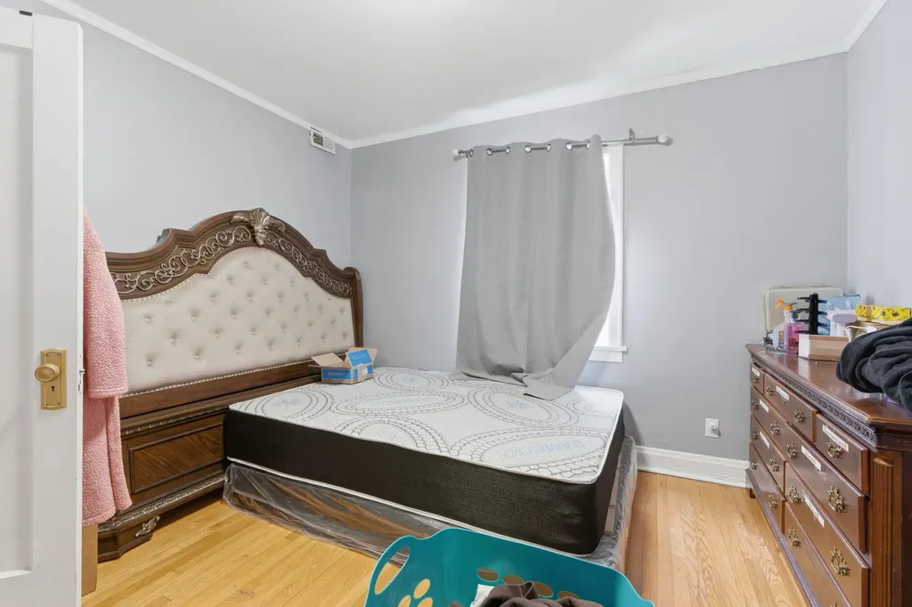 6066 North Albany Avenue Chicago IL 60659
