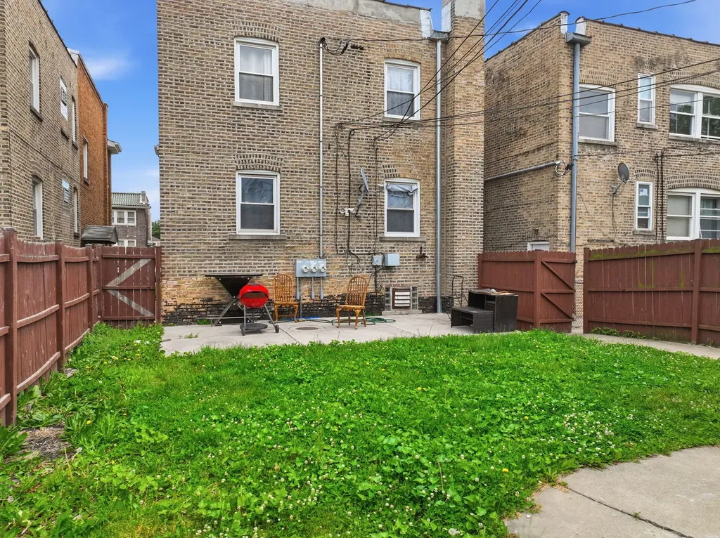 6066 North Albany Avenue Chicago IL 60659