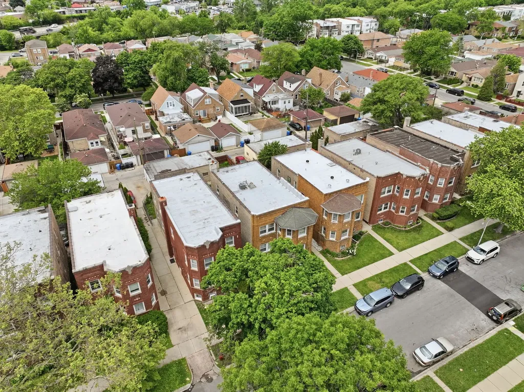 6066 North Albany Avenue Chicago IL 60659