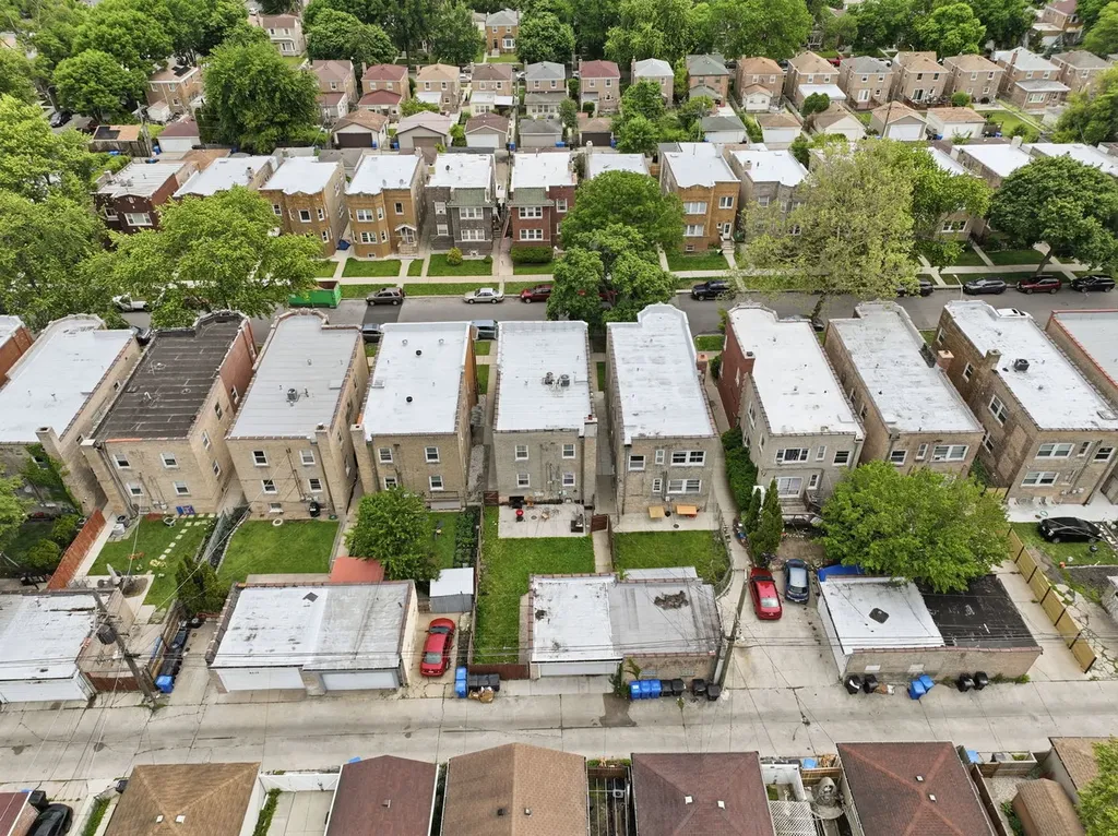6066 North Albany Avenue Chicago IL 60659