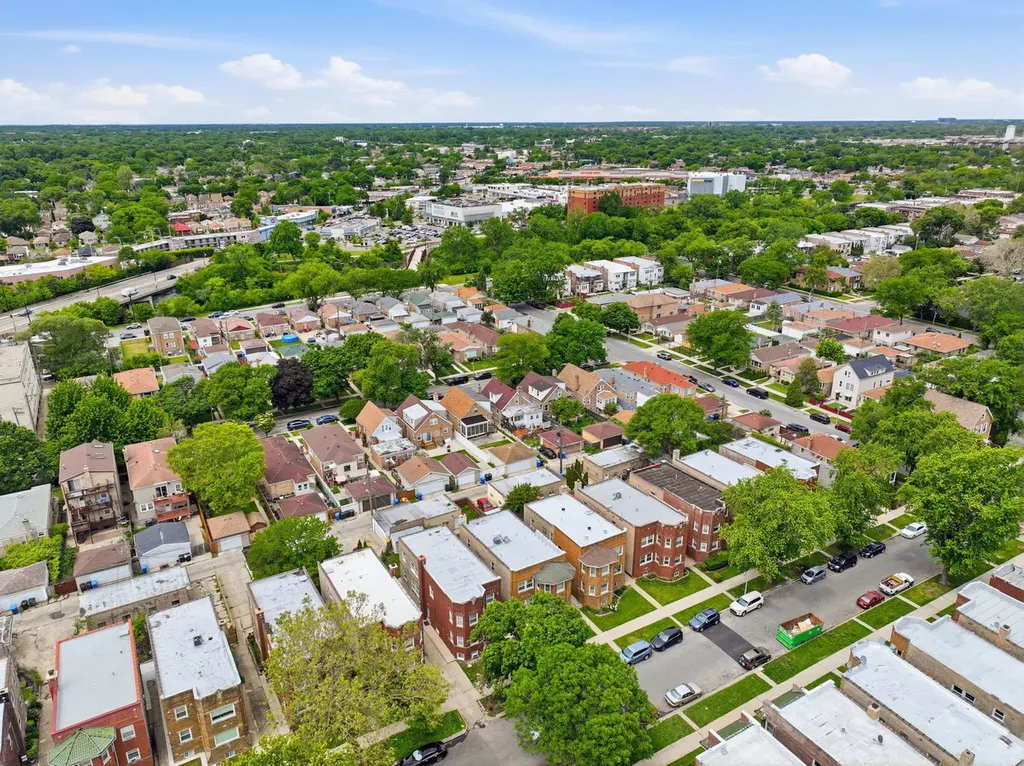 6066 North Albany Avenue Chicago IL 60659
