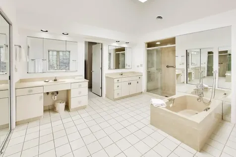 3627 Pebble Beach Road Northbrook IL 60062