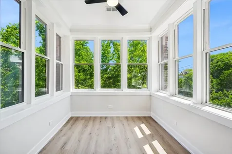 1542 West Rosemont Avenue Chicago IL 60660