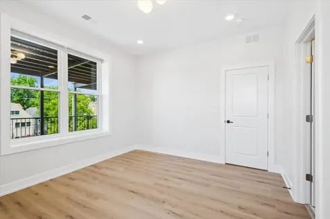 1542 West Rosemont Avenue Chicago IL 60660