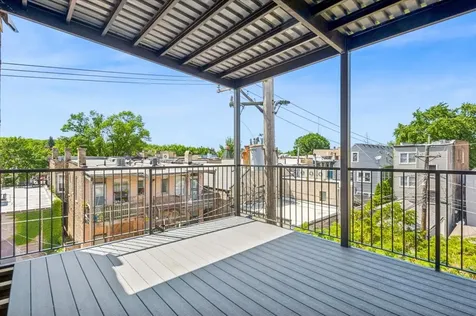 1542 West Rosemont Avenue Chicago IL 60660