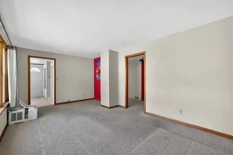 221 Ellen Street Sycamore IL 60178