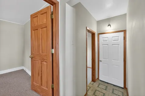 221 Ellen Street Sycamore IL 60178