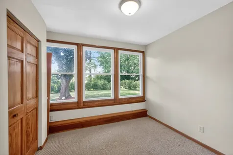 221 Ellen Street Sycamore IL 60178