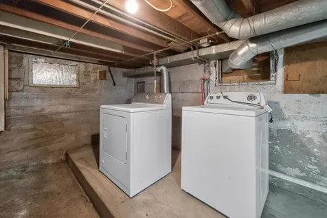 221 Ellen Street Sycamore IL 60178