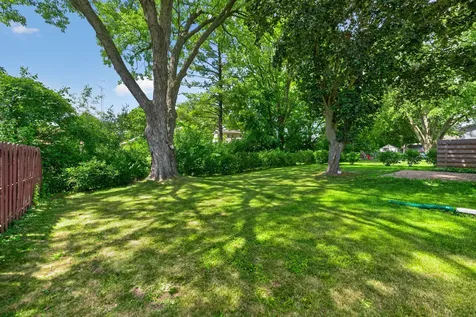 221 Ellen Street Sycamore IL 60178