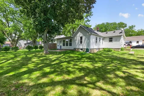 221 Ellen Street Sycamore IL 60178