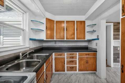 221 Ellen Street Sycamore IL 60178