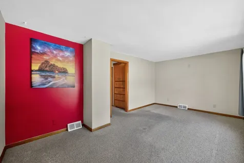 221 Ellen Street Sycamore IL 60178