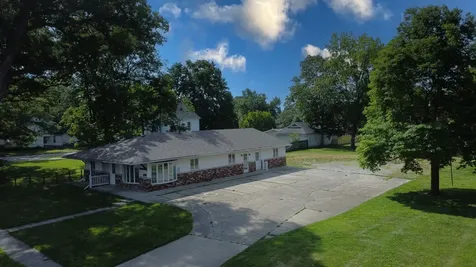 223 East Mulberry Street Watseka IL 60970