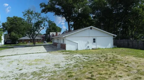 223 East Mulberry Street Watseka IL 60970