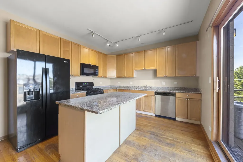 3246 West Warren Boulevard Chicago IL 60624