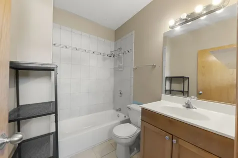 3246 West Warren Boulevard Chicago IL 60624