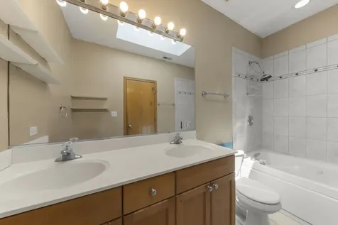 3246 West Warren Boulevard Chicago IL 60624
