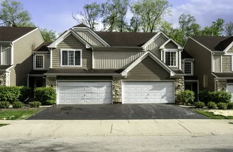 207 Locksley Drive Streamwood IL 60107
