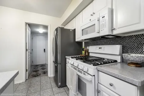 207 Locksley Drive Streamwood IL 60107