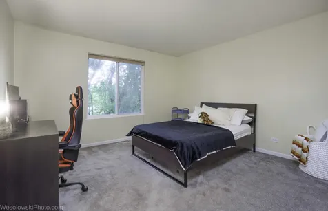 207 Locksley Drive Streamwood IL 60107