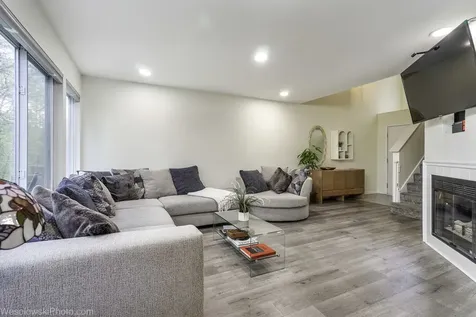 207 Locksley Drive Streamwood IL 60107