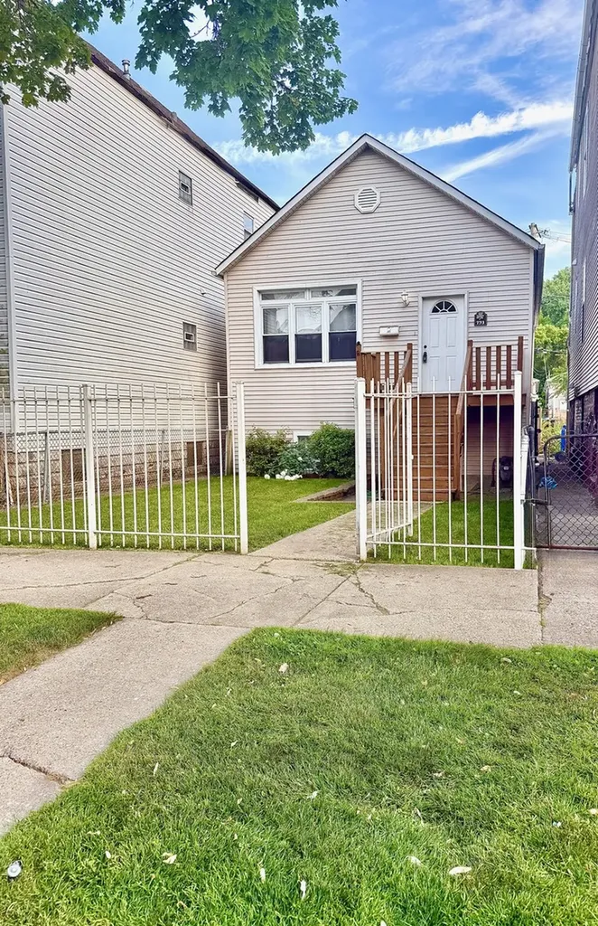 731 West 48th Place Chicago IL 60609