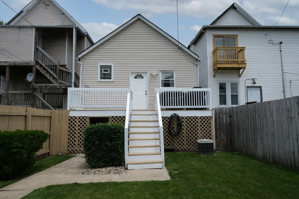 731 West 48th Place Chicago IL 60609